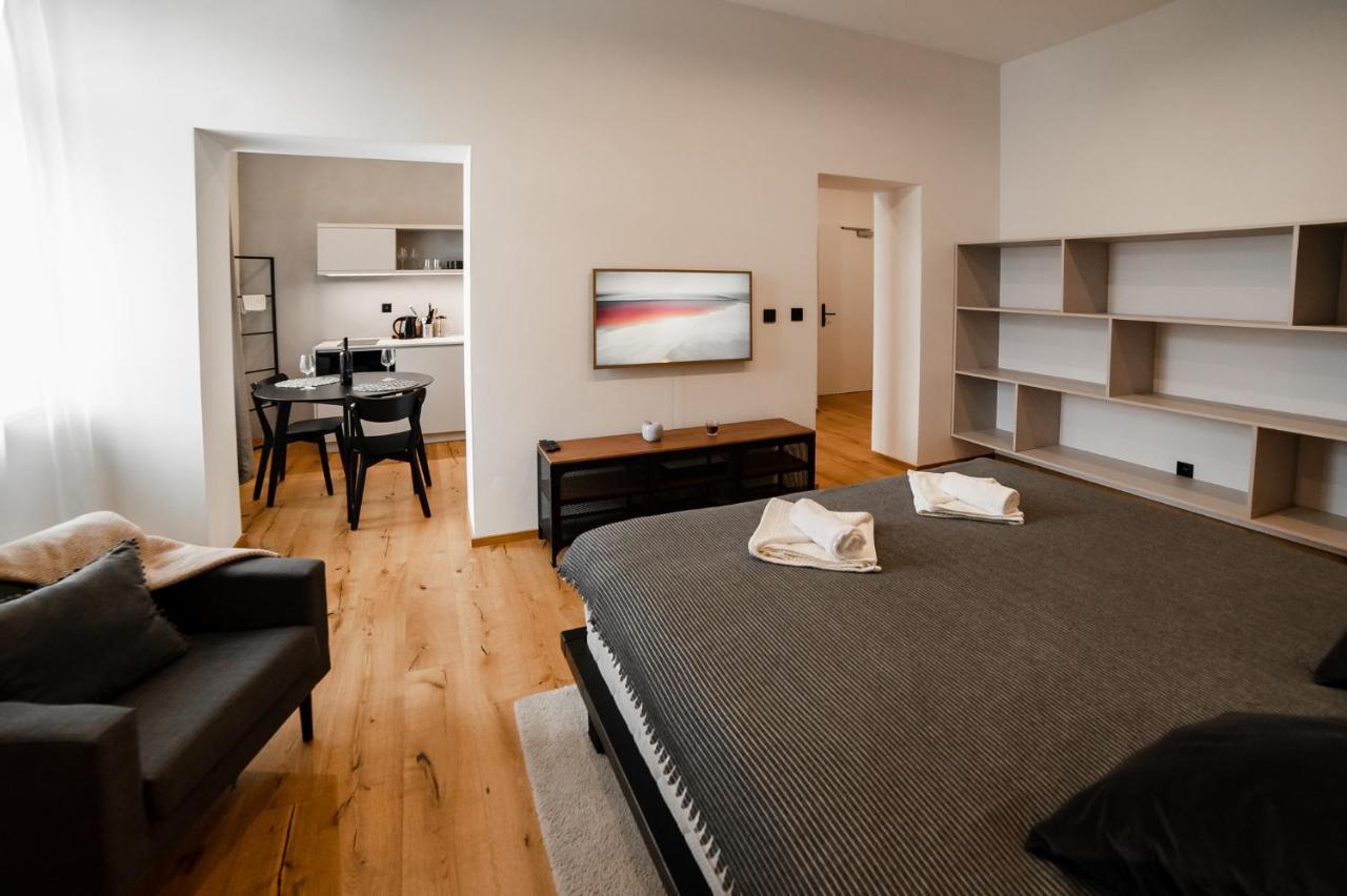 Piano Apartments - Licity Жиліна Екстер'єр фото