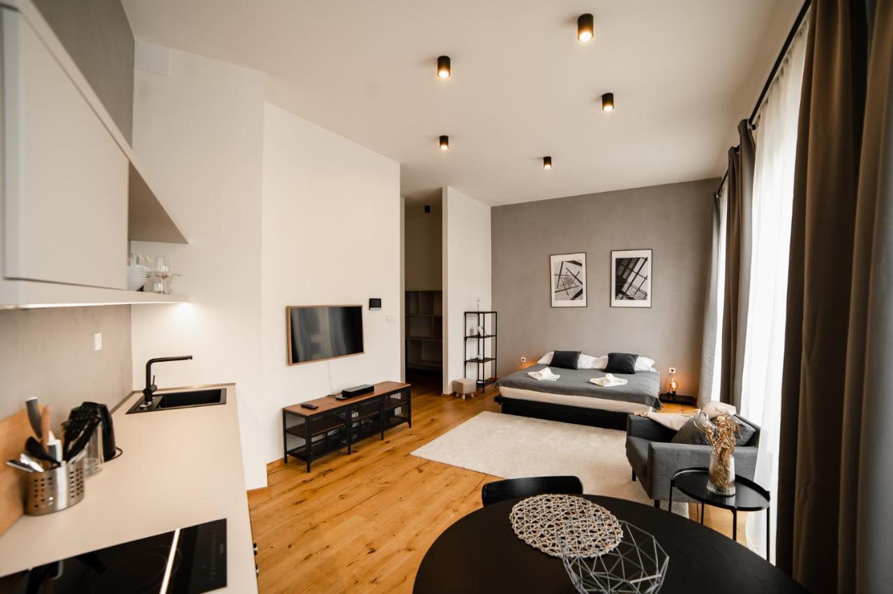 Piano Apartments - Licity Жиліна Екстер'єр фото